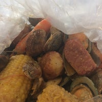 Снимок сделан в Cajun Boiled Seafood CT пользователем Paula H. 6/11/2017
