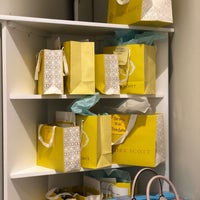 Photo taken at Kendra Scott by RuTh on 1/13/2018
