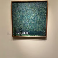 Foto diambil di Neue Galerie oleh Kenny pada 4/19/2024