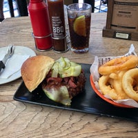 Photo taken at Hudsons - The Burger Joint by Kenny on 1/6/2019