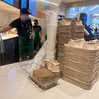 Foto scattata a Starbucks da MAS ♐. il 4/24/2022