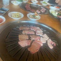 Das Foto wurde bei Wharo Korean BBQ von Jennifer 8. L. am 4/20/2022 aufgenommen