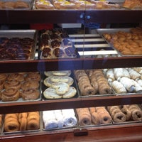 10/13/2012 tarihinde Jenny H.ziyaretçi tarafından Resch&amp;#39;s Bakery'de çekilen fotoğraf