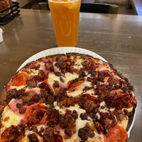 12/7/2022 tarihinde WJ M.ziyaretçi tarafından We Cook Pizza and Pasta'de çekilen fotoğraf