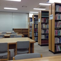 徳島大学 附属図書館 蔵本分館 College Library