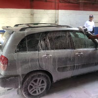 รูปภาพถ่ายที่ Mission Car Wash โดย Tina เมื่อ 7/1/2018