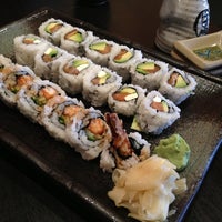 Foto tirada no(a) Barracuda Sushi por Charlie G. em 12/27/2012