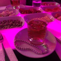 Das Foto wurde bei Şehrazat Night Club von Erkan am 2/23/2022 aufgenommen