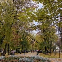 Photo taken at Аллея на Комсомольском проспекте by Vladimir P. on 9/25/2021