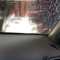12/30/2017에 Sean F.님이 Madison Car Wash에서 찍은 사진