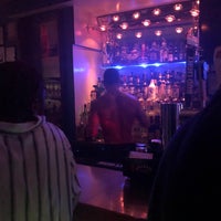 Photo prise au Posh Bar &amp;amp; Lounge par Sean F. le5/11/2019