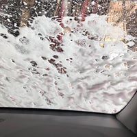 12/30/2017에 Sean F.님이 Madison Car Wash에서 찍은 사진