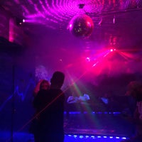 Photo prise au Posh Bar &amp;amp; Lounge par Sean F. le5/11/2019