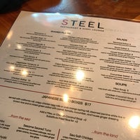 2/23/2017 tarihinde Sean F.ziyaretçi tarafından Steel Restaurant &amp;amp; Lounge'de çekilen fotoğraf