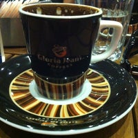 Photo taken at Gloria Jean&amp;#39;s Coffees by Ozer S. on 4/26/2013