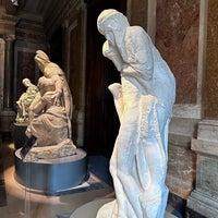 Photo taken at Pinacoteca dei Musei Vaticani by Mehdi Z. on 9/20/2023