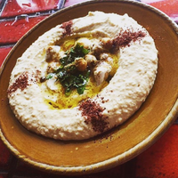 Foto scattata a Sage Lebanese Cuisine &amp; Cafè da Sage Lebanese Cuisine &amp; Cafè il 7/12/2016