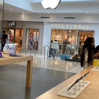 Photo taken at Apple Kenwood Towne Centre by Cameron S. on 8/16/2022