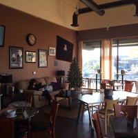 Снимок сделан в Brewd: A Coffee Lounge пользователем Alan F. 12/9/2013