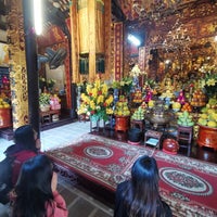 Photo taken at Chùa Một Cột (One Pillar Pagoda) by Genna K. on 1/1/2023