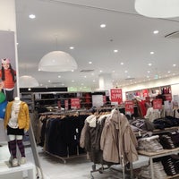 Photo taken at UNIQLO by 渋井 し. on 10/13/2012