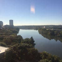 Foto tomada en Radisson Hotel &amp;amp; Suites Austin Downtown  por Emre S. el 11/16/2016