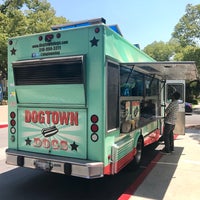 Photo taken at Dogtown Dogs Truck by dutchboy on 7/10/2017