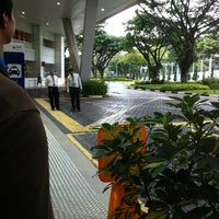 Photo taken at Taxi Stand NUH by Esther A. on 12/31/2012
