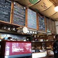 Foto tirada no(a) Higher Grounds Coffeehouse por Olga A. em 6/23/2019