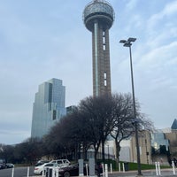 Foto diambil di Reunion Tower oleh Carlos A. G. pada 1/7/2024