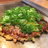 Photo taken at Okonomiyaki Kiji by ittosiki on 10/28/2018