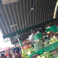 Photo taken at Mercado de Flores y Hortalizas CEDA by Eduardo C. on 9/8/2019