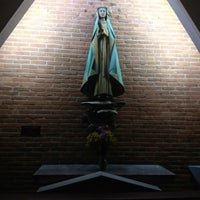 Photo taken at Iglesia de la Medalla Milagrosa by Eduardo C. on 8/24/2019