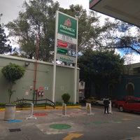 Photo taken at Gasolinería Hidrosina by Eduardo C. on 11/29/2018