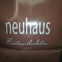 รูปภาพถ่ายที่ Neuhaus Chocolatier โดย Lissette R. เมื่อ 4/1/2013
