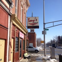 2/19/2014 tarihinde Joe C.ziyaretçi tarafından Tony&amp;#39;s Famous Grill'de çekilen fotoğraf