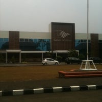 Photo taken at Garuda Indonesia Training Center (GITC) by Fajar alamsyah on 10/20/2012