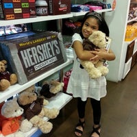 Photo taken at Hershey’s Chocolate by Shez A. on 12/7/2012