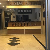 Photo prise au The Riada Hotel par 🏆 S. le4/28/2018