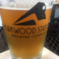 7/24/2018 tarihinde Kevin D.ziyaretçi tarafından Kirkwood Station Brewing Co.'de çekilen fotoğraf