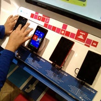 2/15/2013에 Fahad A.님이 Nokia Store에서 찍은 사진