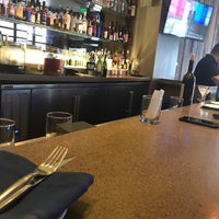 Foto tirada no(a) FireLake Grill House &amp;amp; Cocktail Bar por Wes J. em 7/24/2018