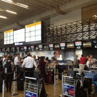 Photo taken at Check-in Avianca by Edi S. on 12/12/2012
