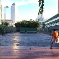 Photo taken at สนามเทนนิส-บ้านกล้วย by Siam W. on 9/26/2015
