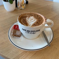 Photo taken at Café du Cycliste by Gilson M. on 5/13/2019