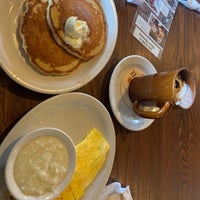 Photo taken at Cracker Barrel Old Country Store by Que F. on 2/27/2021