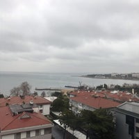 Photo taken at Çiftehavuzlar Sahili by Sema T. on 3/12/2019