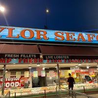 Foto scattata a Captain White&#39;s Seafood da Shawn P. il 10/20/2020