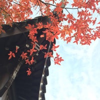 Photo taken at Lan Su Chinese Garden by Flora Z. on 10/30/2016