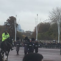Photo taken at Changing of the Guard by Elisabeth F. on 11/25/2019